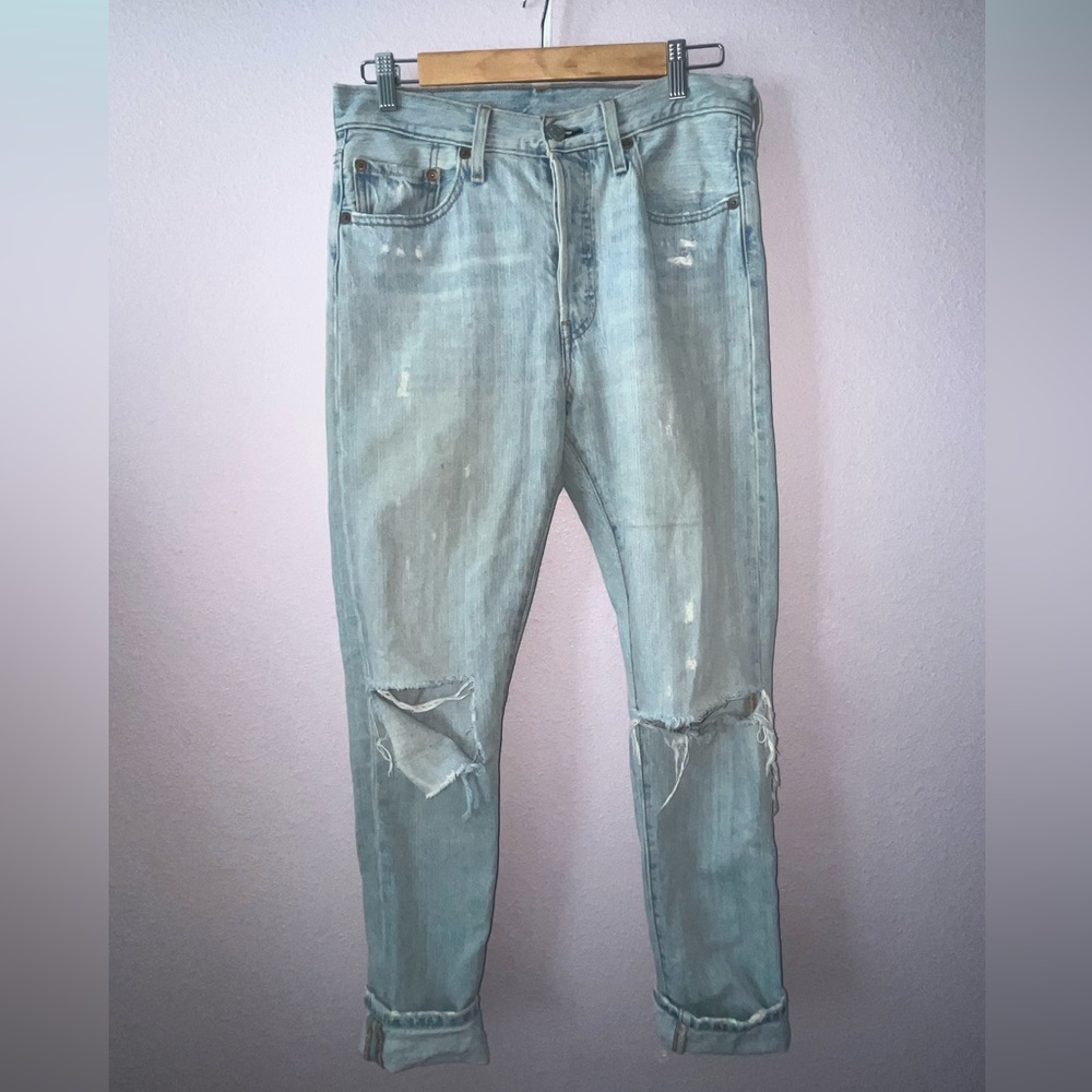 501 Levi’s Light Wash Denim